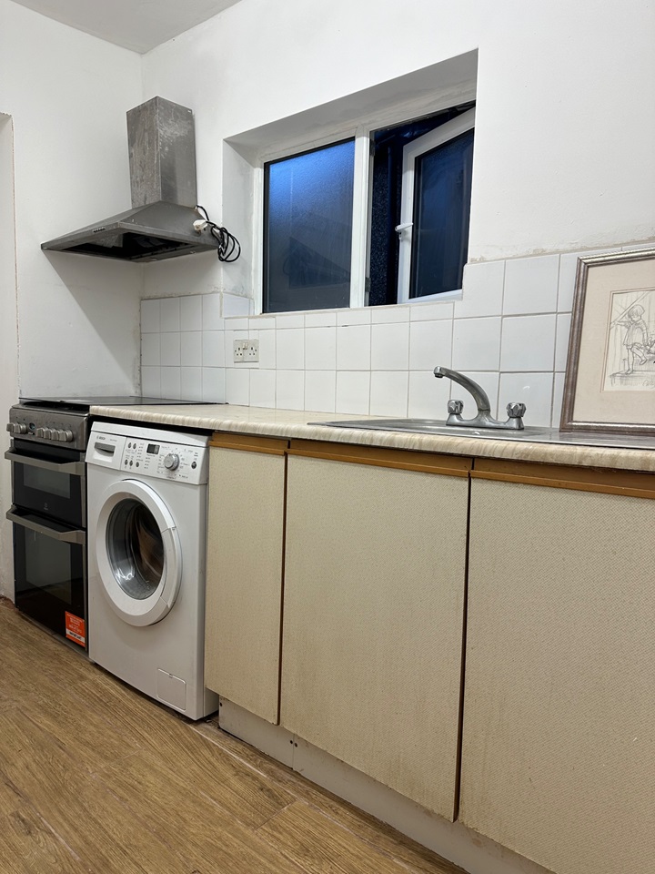 Edgware 1 Bed Flat, Orchard Crescent, HA8 To Rent Now for £1,090.00 p/m