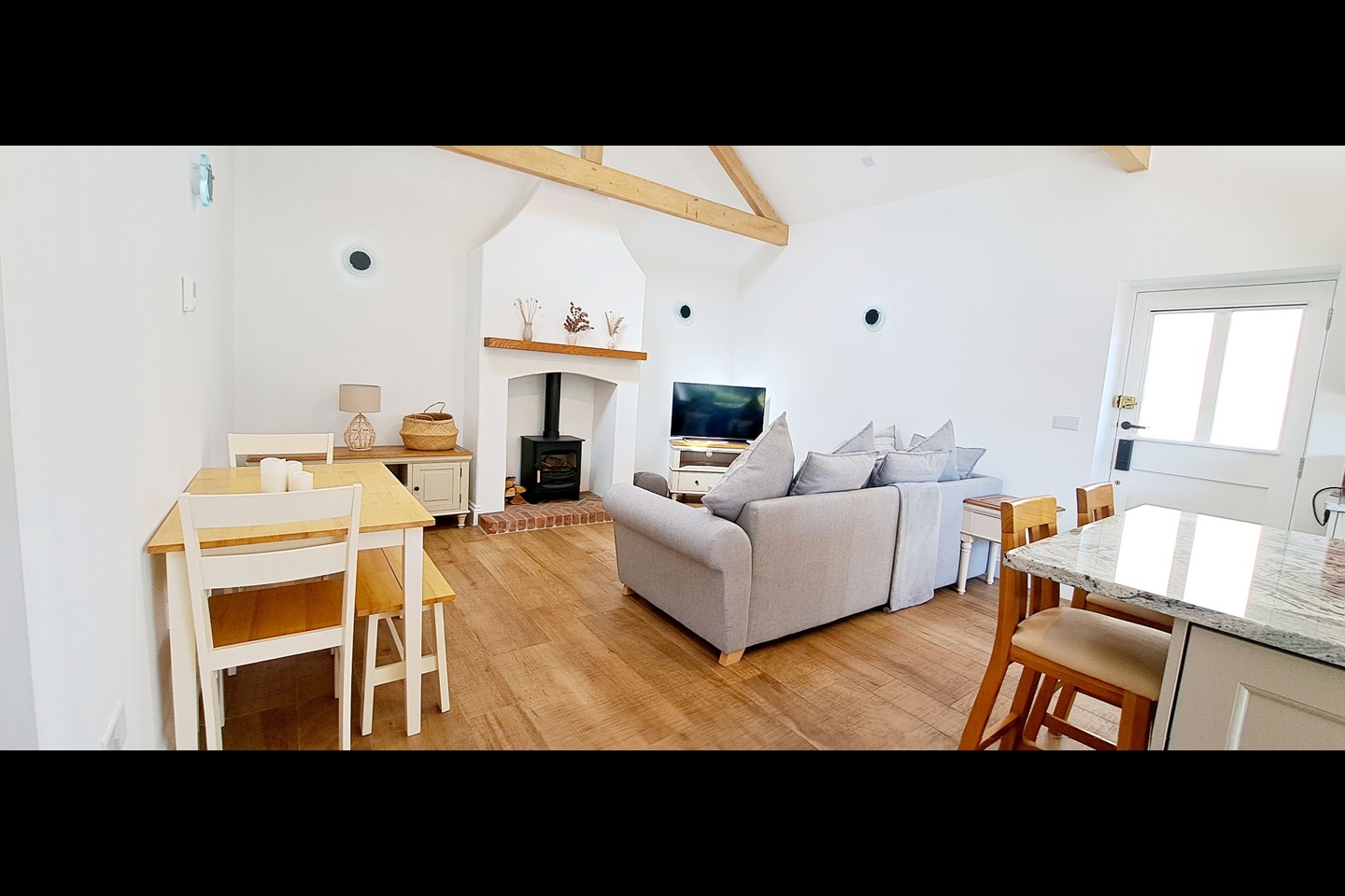 Waltham, Southampton 1 Bed Detached House, White Horse