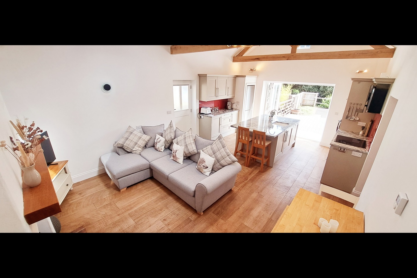 Waltham, Southampton 1 Bed Detached House, White Horse