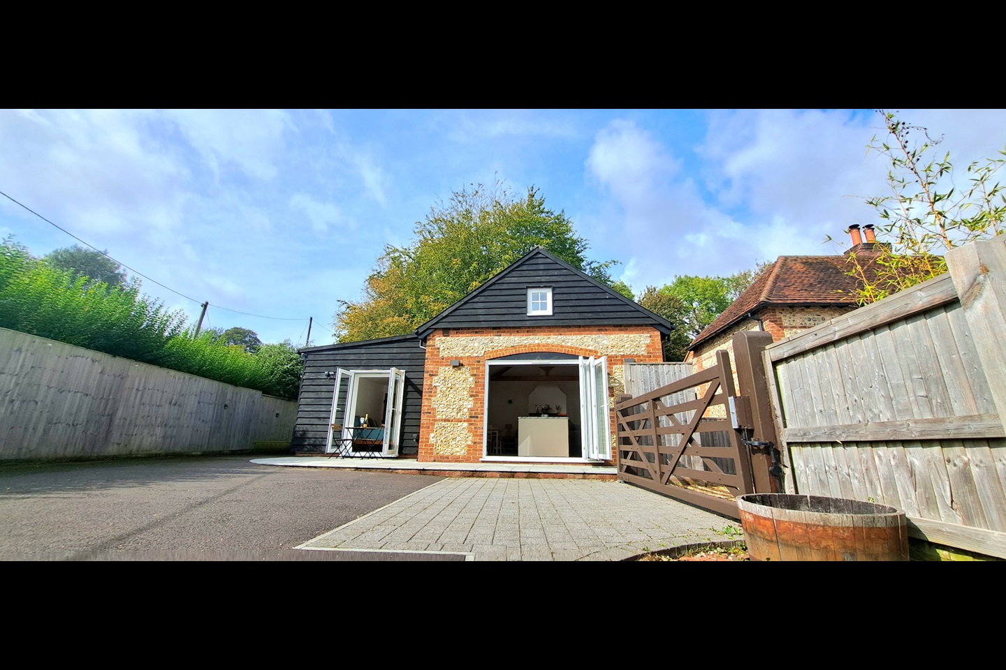 Waltham, Southampton 1 Bed Detached House, White Horse