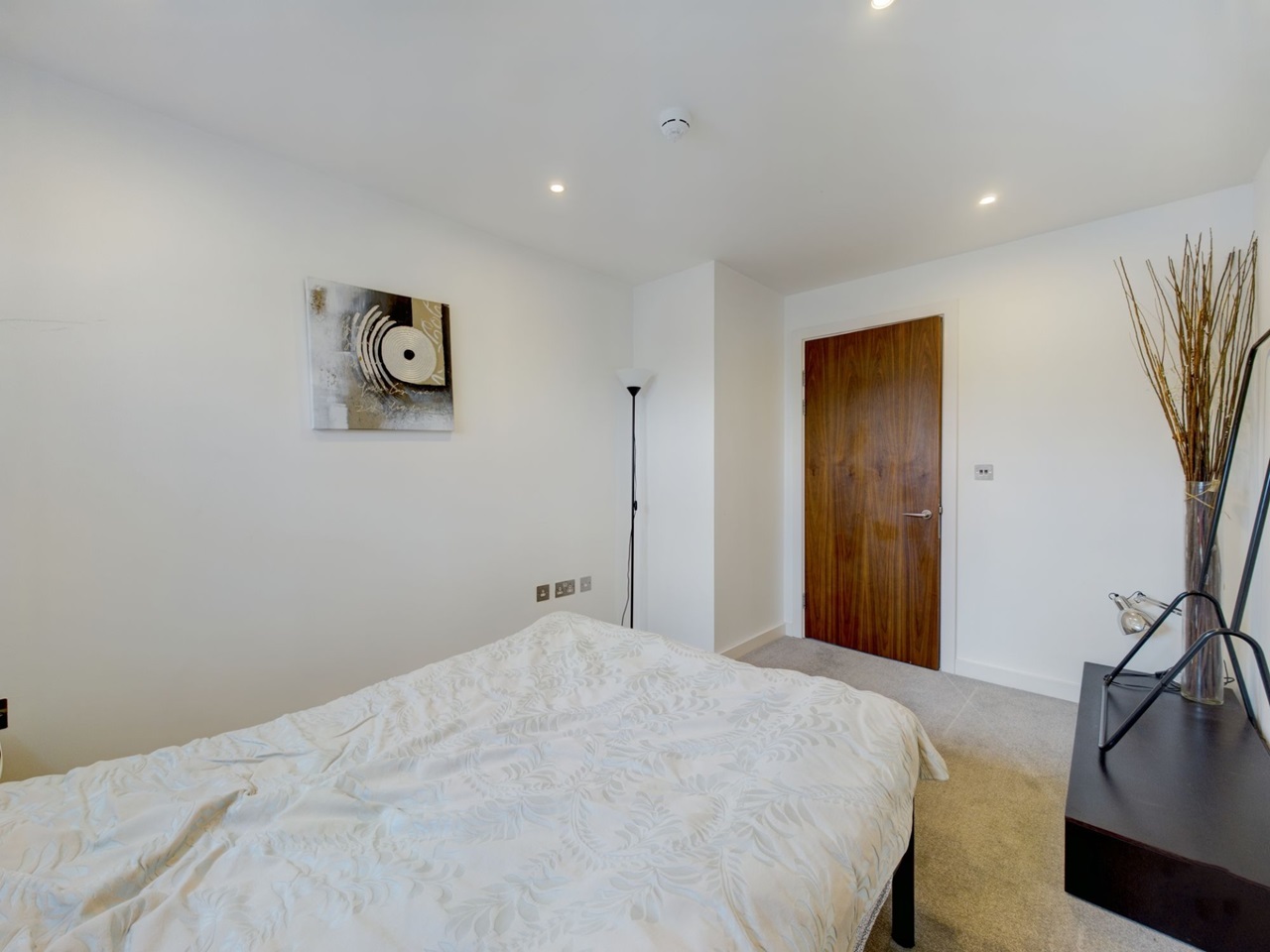 Liverpool 2 Bed Flat, William Jessop Way, L3 To Rent Now for £915.