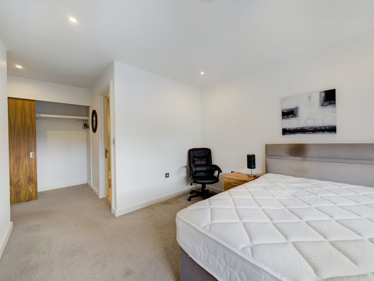 Liverpool 2 Bed Flat, William Jessop Way, L3 To Rent Now for £915.