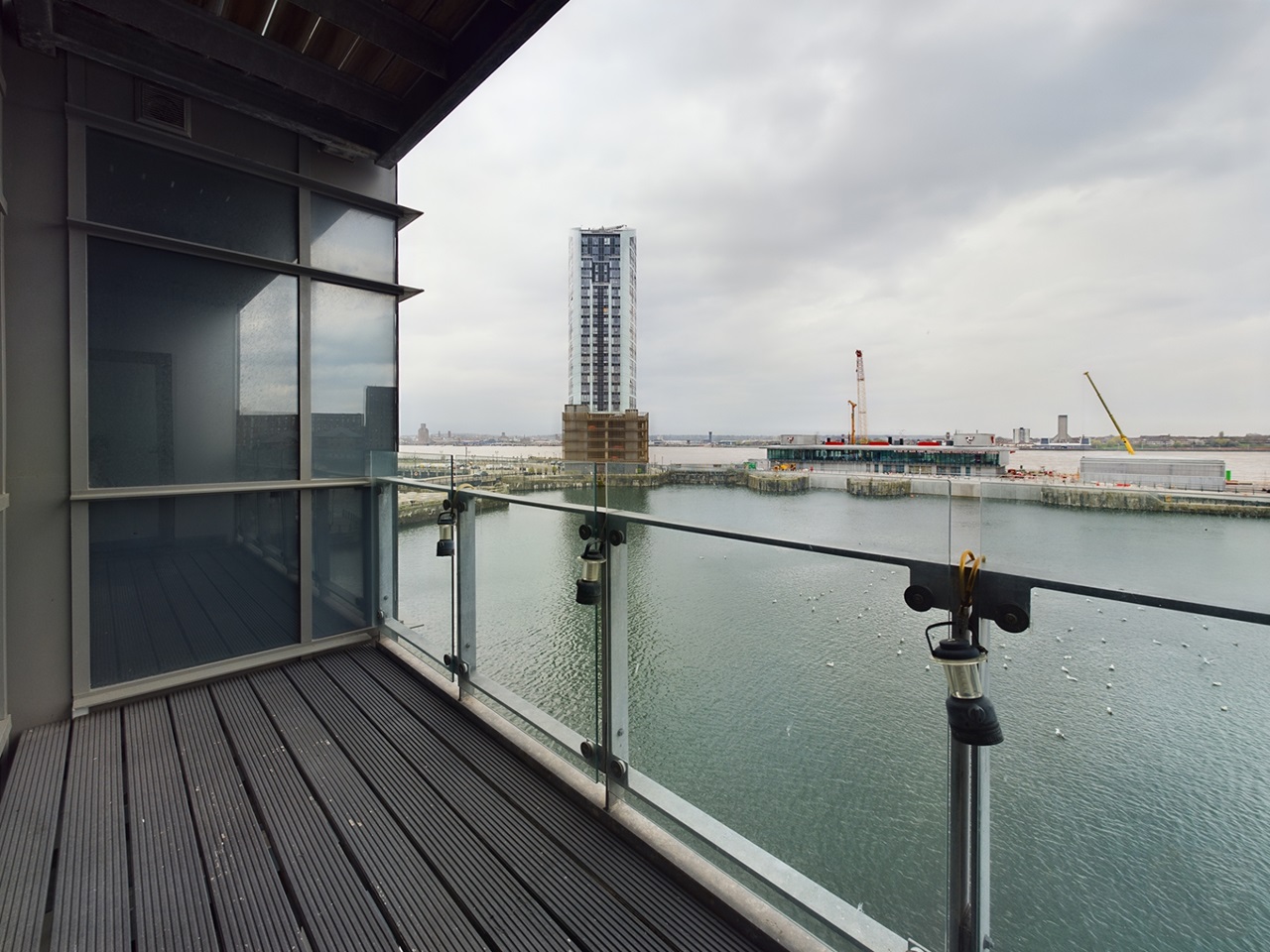 Liverpool 2 Bed Flat, William Jessop Way, L3 To Rent Now for £915.