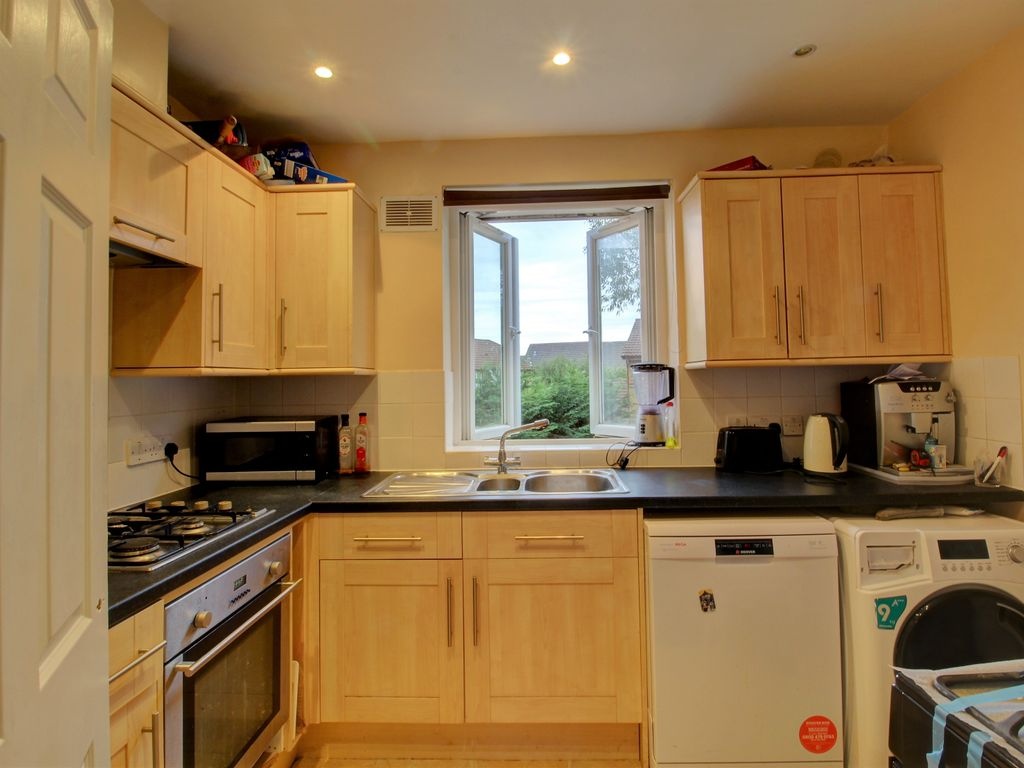 Yatton, Bristol 2 Bed Flat, Horsecastle Farm Road, BS49 To Rent Now