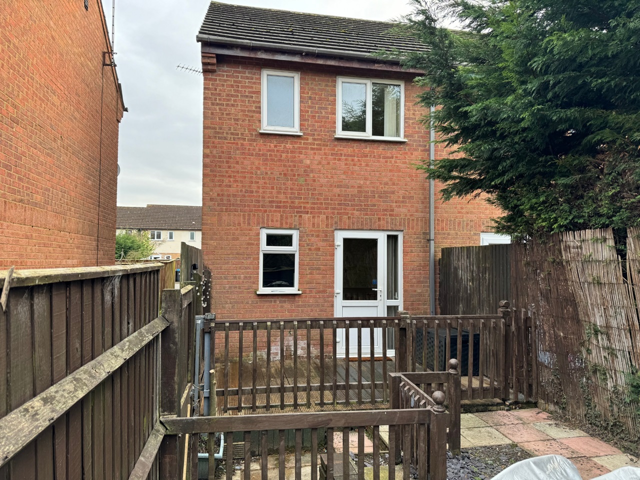Bletchley, Milton Keynes 2 Bed Terraced House, Bosworth Close, MK3