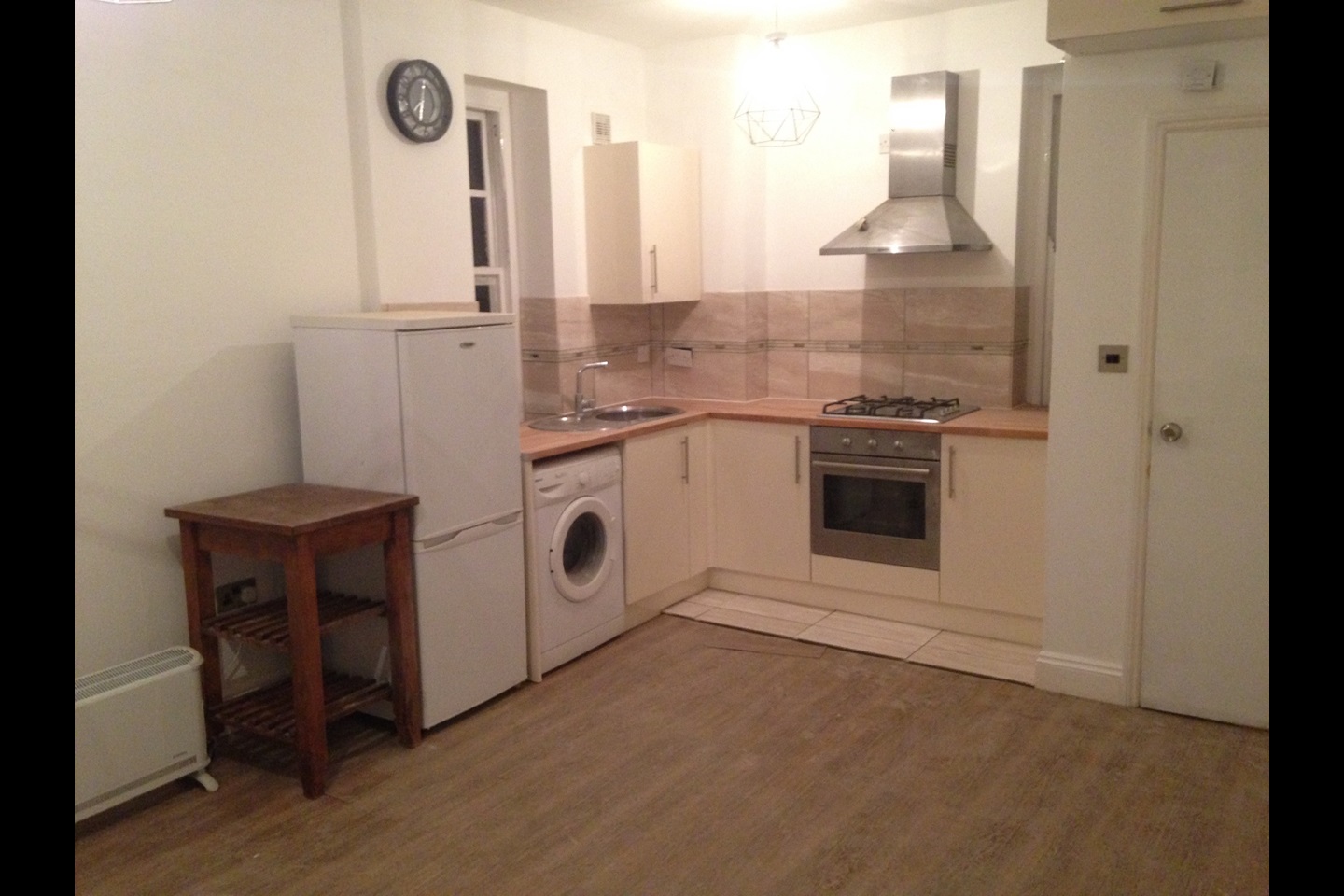 London Studio Flat, Hackney Road, E2 To Rent Now for £1,600.00 p/m