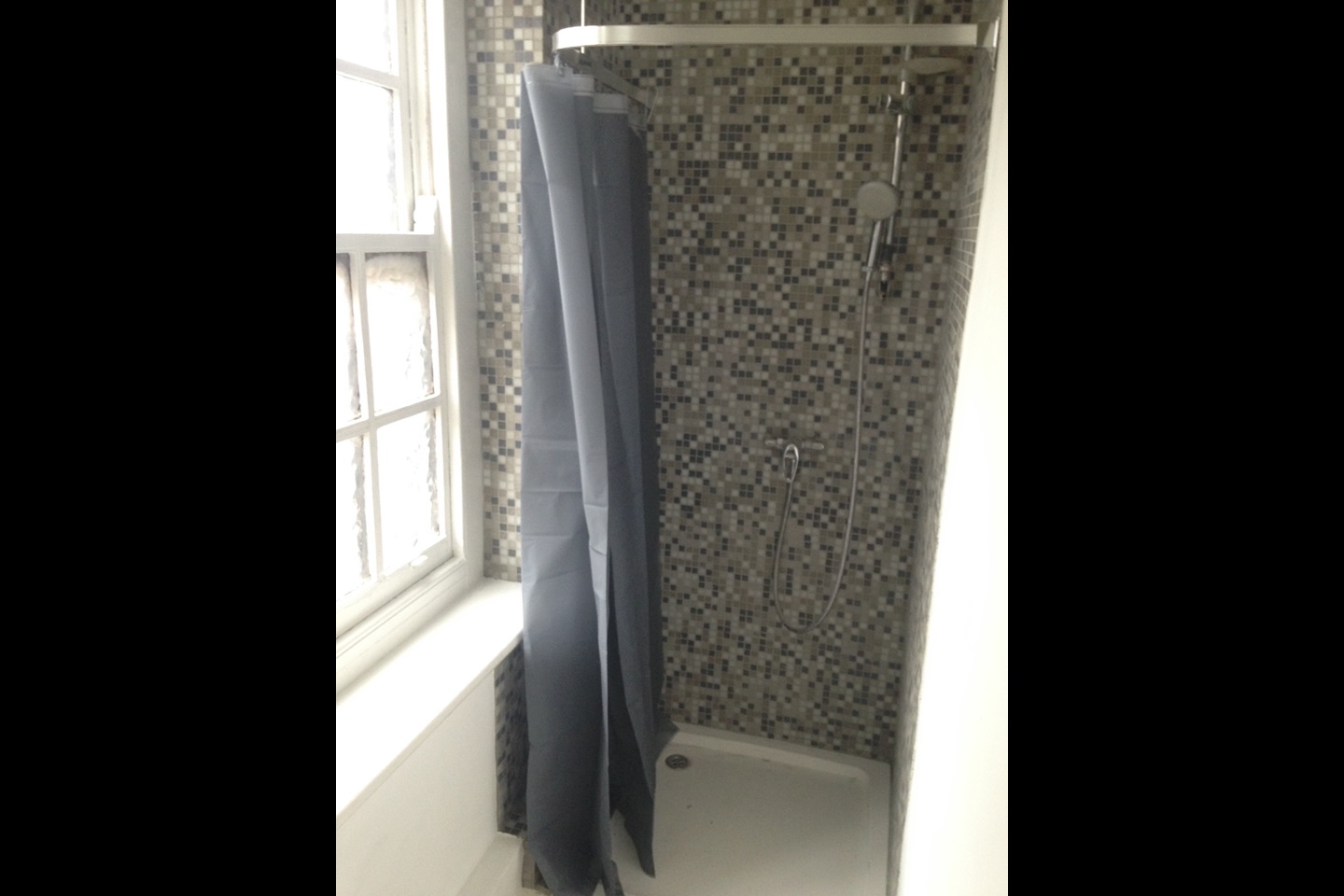 London Studio Flat, Hackney Road, E2 To Rent Now for £1,600.00 p/m