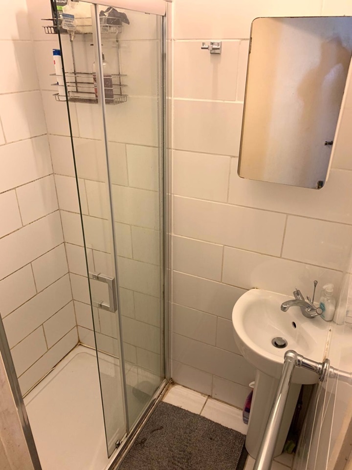 Luton Room in a Shared House, Crawley Green Road, LU1 To Rent Now