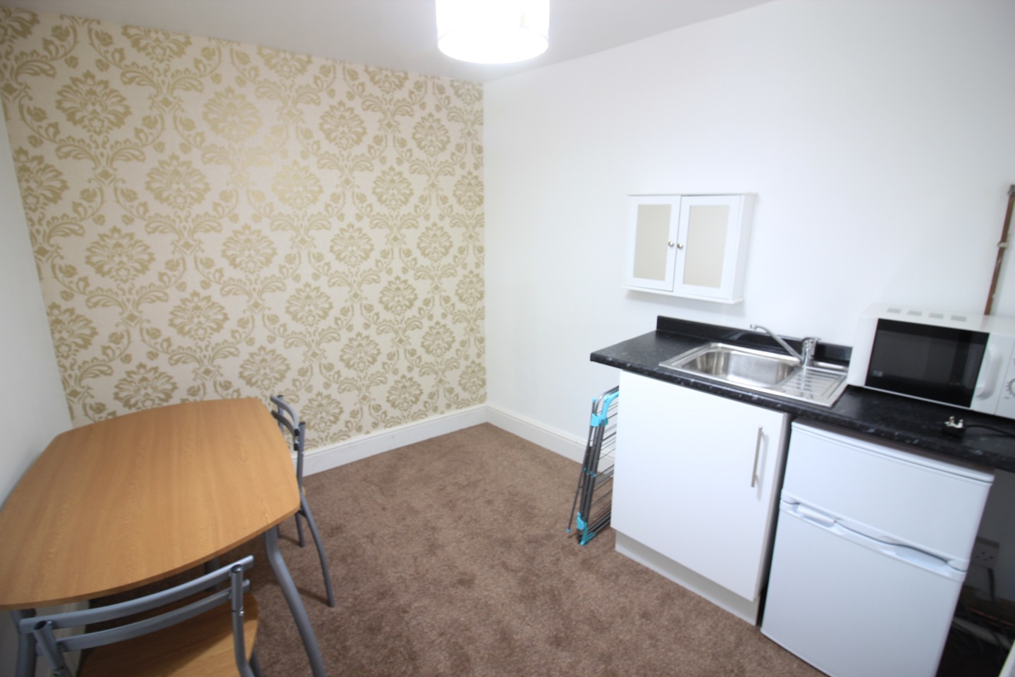 Dover Studio Flat, Winchelsea Street, CT17 To Rent Now for £625.00 p/m