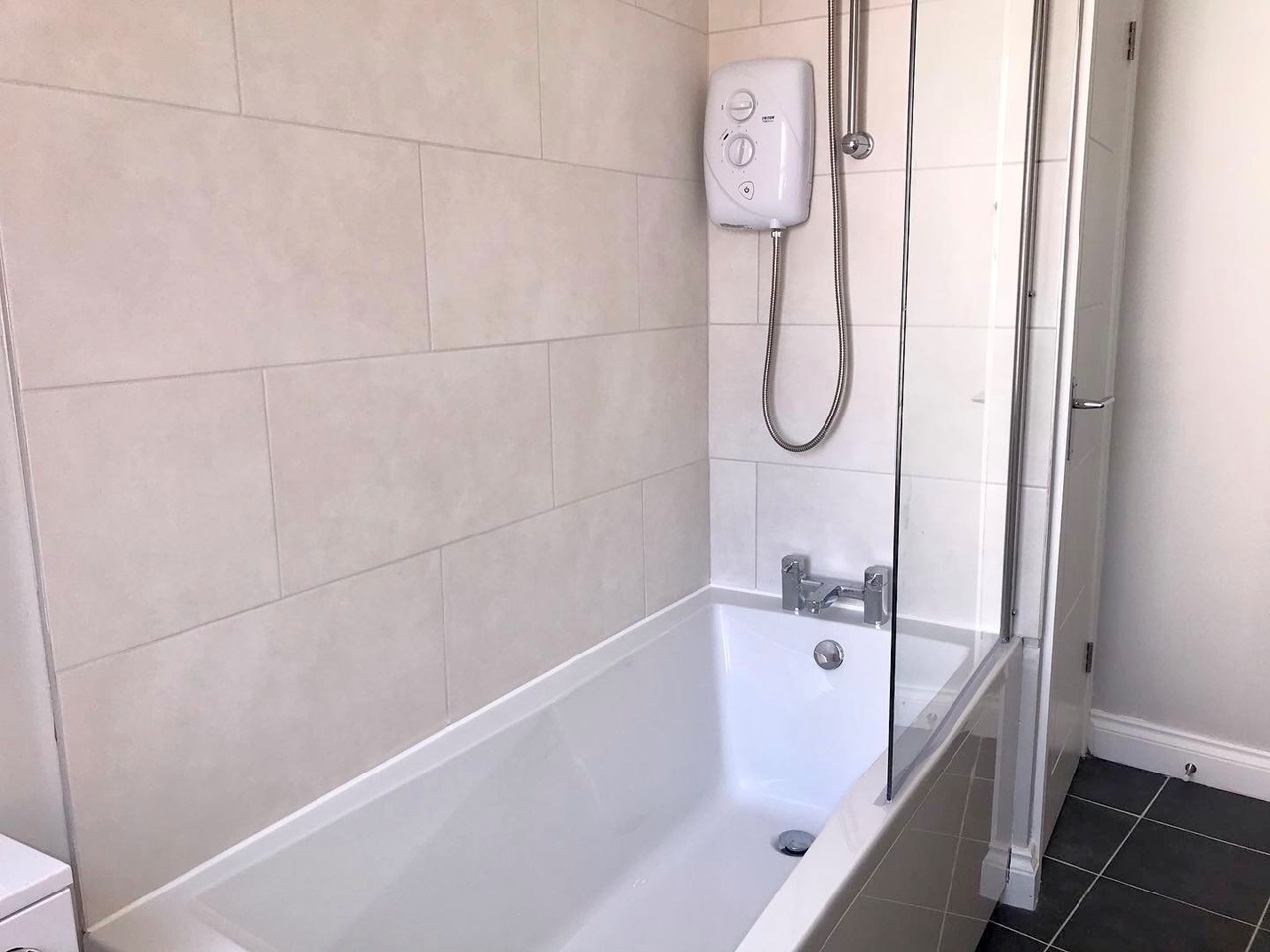 Howden, Goole 1 Bed Flat, Market Place, DN14 To Rent Now for £675.