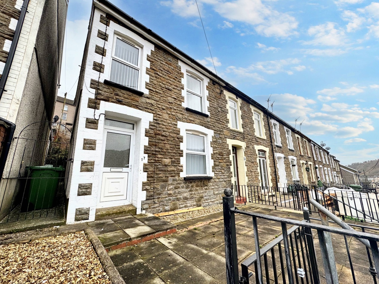 Elliots Town, New Tredegar 2 Bed End Terrace, Queens Road, NP24 To