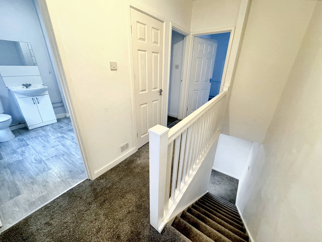 Elliots Town, New Tredegar 2 Bed End Terrace, Queens Road, NP24 To