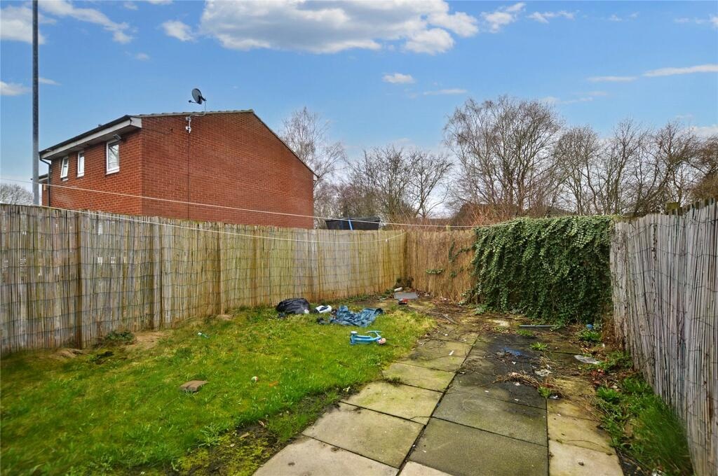 Rothwell, Leeds 3 Bed End Terrace, Northfield Place, LS26 To Rent