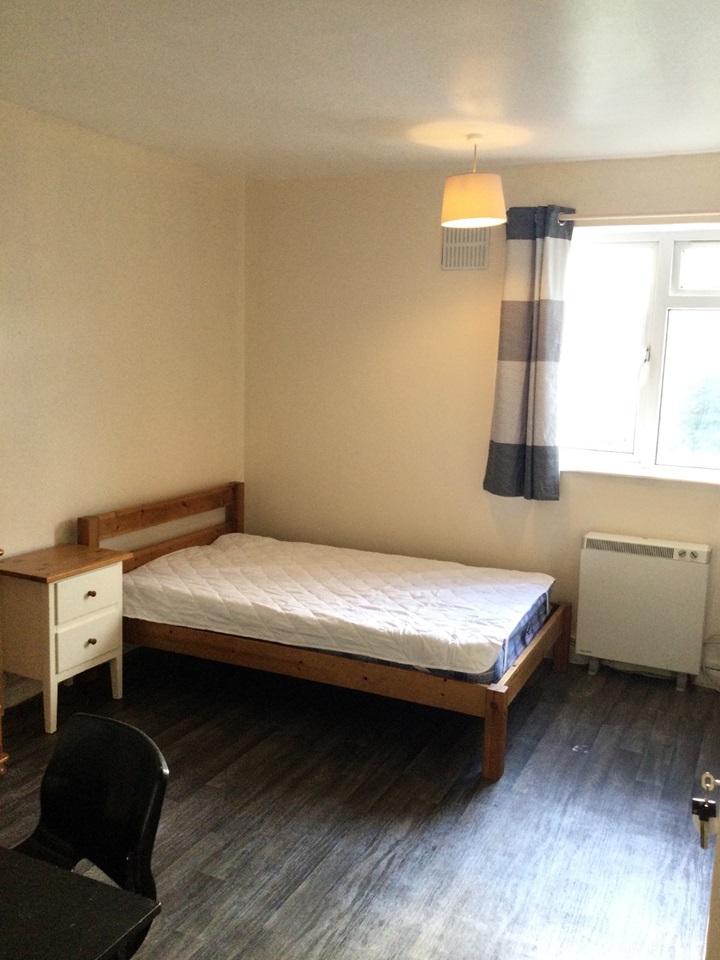 Kingston Upon Thames 4 Bed Flat, Pirbright House, KT2 To Rent Now