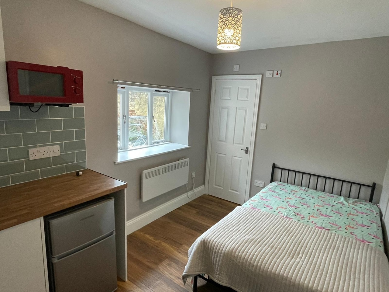 London Studio Flat, Crayford, DA1 To Rent Now for £800.00 p/m