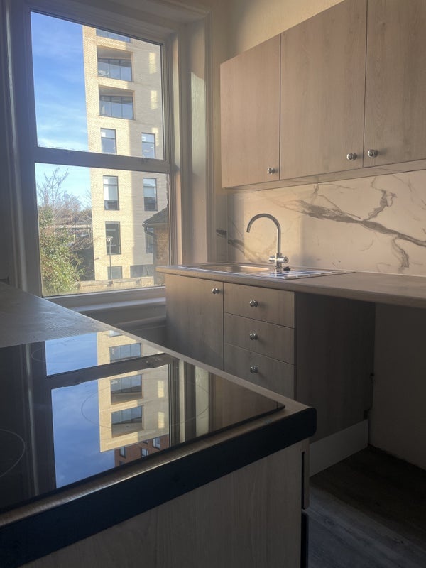 Bromley Room in a Shared Flat, Masons Hill, BR2 To Rent Now for £