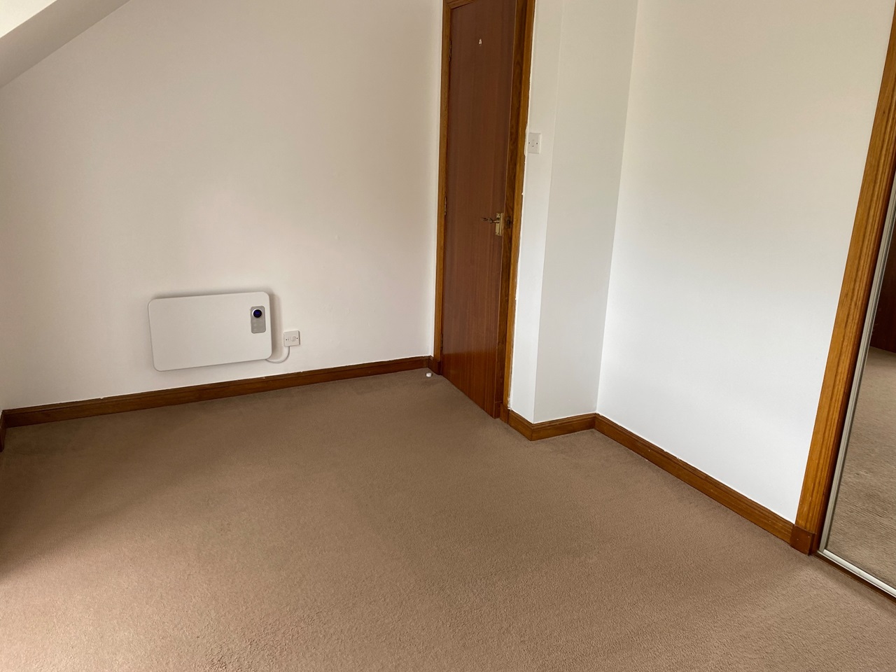 Houston, Johnstone 2 Bed Flat, North Street, PA6 To Rent Now for £