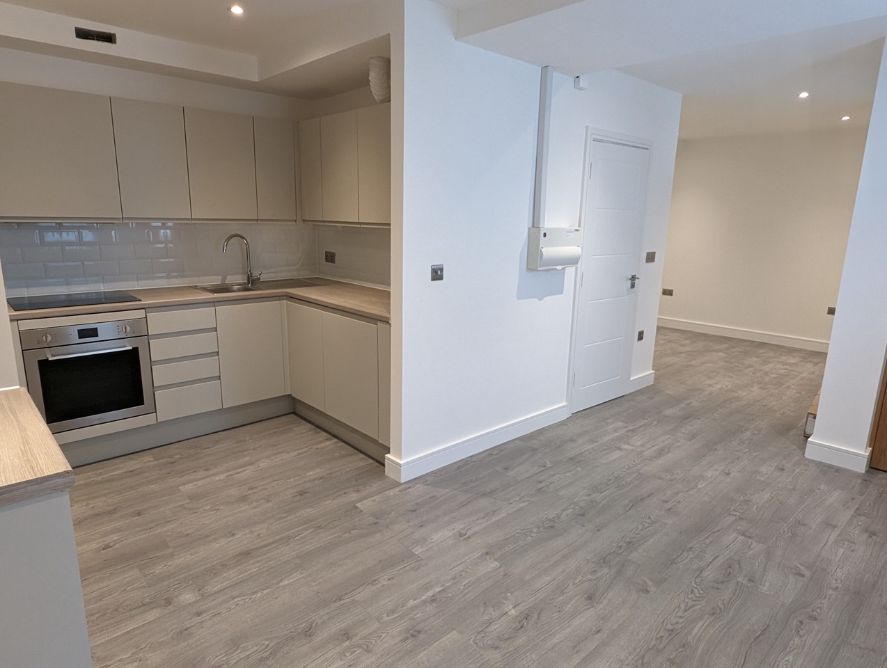 London Studio Flat, Leytonstone Road, E15 To Rent Now for £1,150.00 p/m