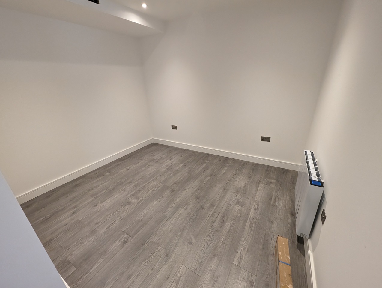 London Studio Flat, Leytonstone Road, E15 To Rent Now for £1,150.00 p/m