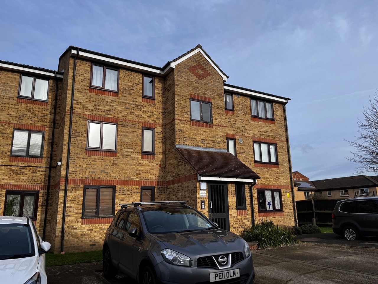 Watford 2 Bed Flat, House, WD18 To Rent Now for £1,450.00 p/m