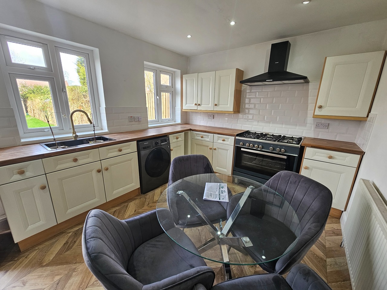 Upminster 3 Bed SemiDetached House, St. Marys Lane, RM14 To Rent