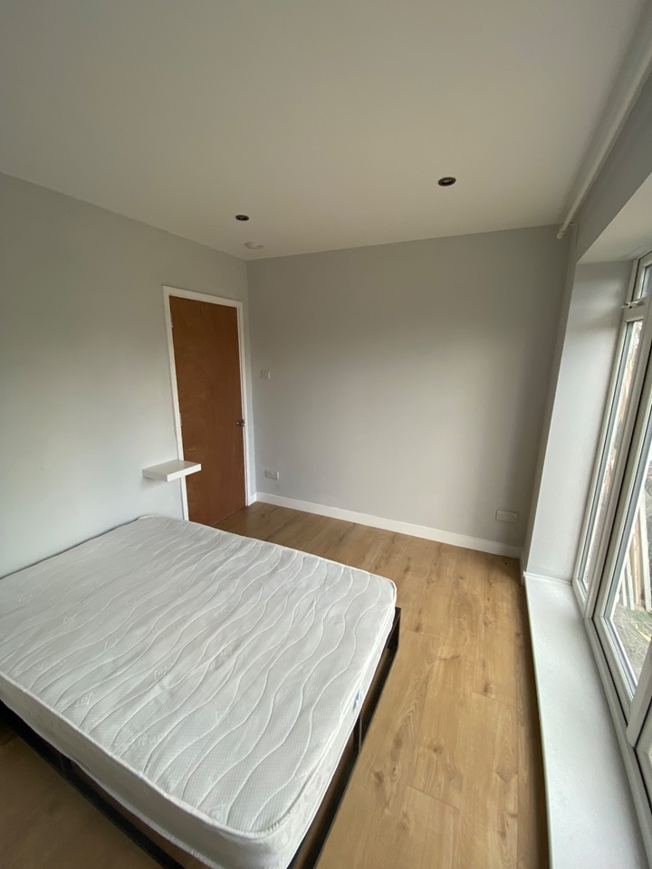 Bath 4 Bed SemiDetached House, Roundhill Grove, BA2 To Rent Now