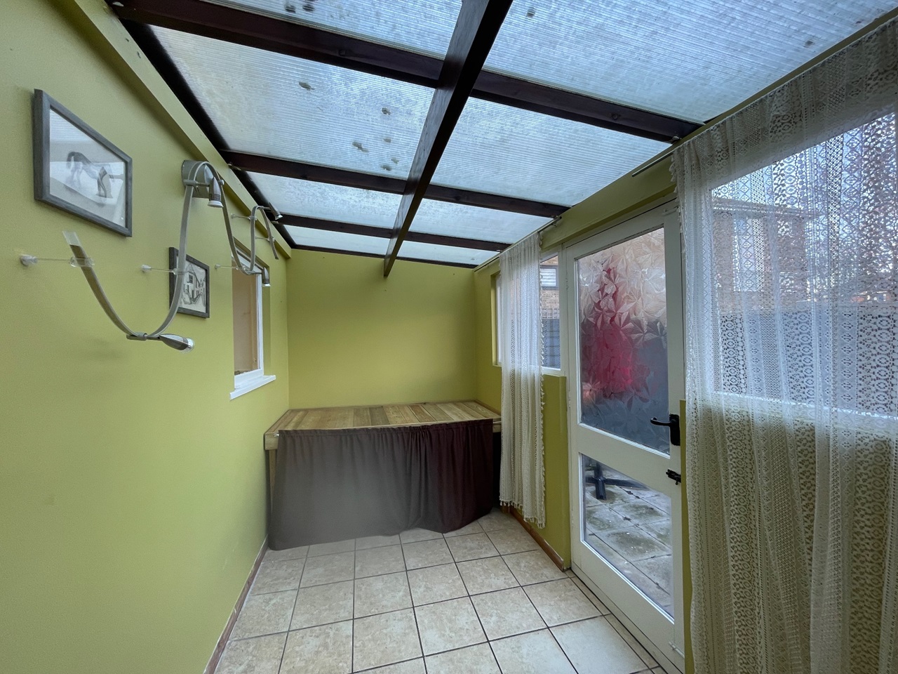 Moulton, Northampton 2 Bed Terraced House, Boughton Lane, NN3 To