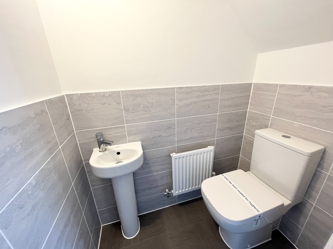 Fleckney, Leicester 2 Bed Terraced House, Gamble Avenue, LE8 To