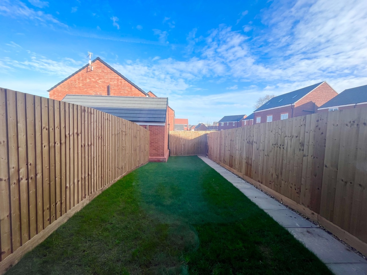 Fleckney, Leicester 2 Bed Terraced House, Gamble Avenue, LE8 To