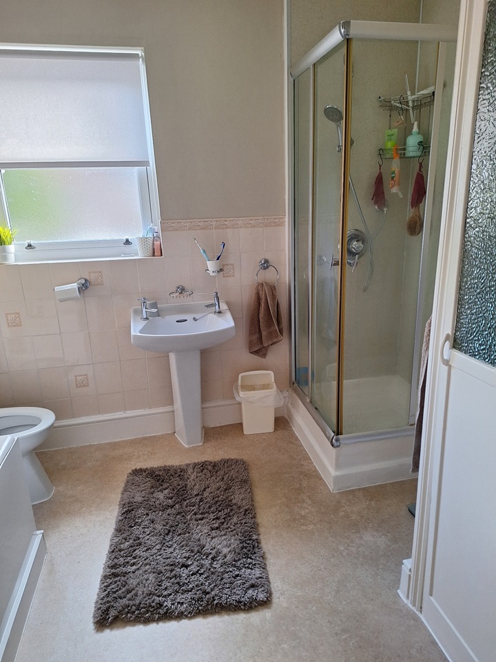 London Room in a Shared Flat, Woodlands Road, E17 To Rent Now for £585.00 p/m