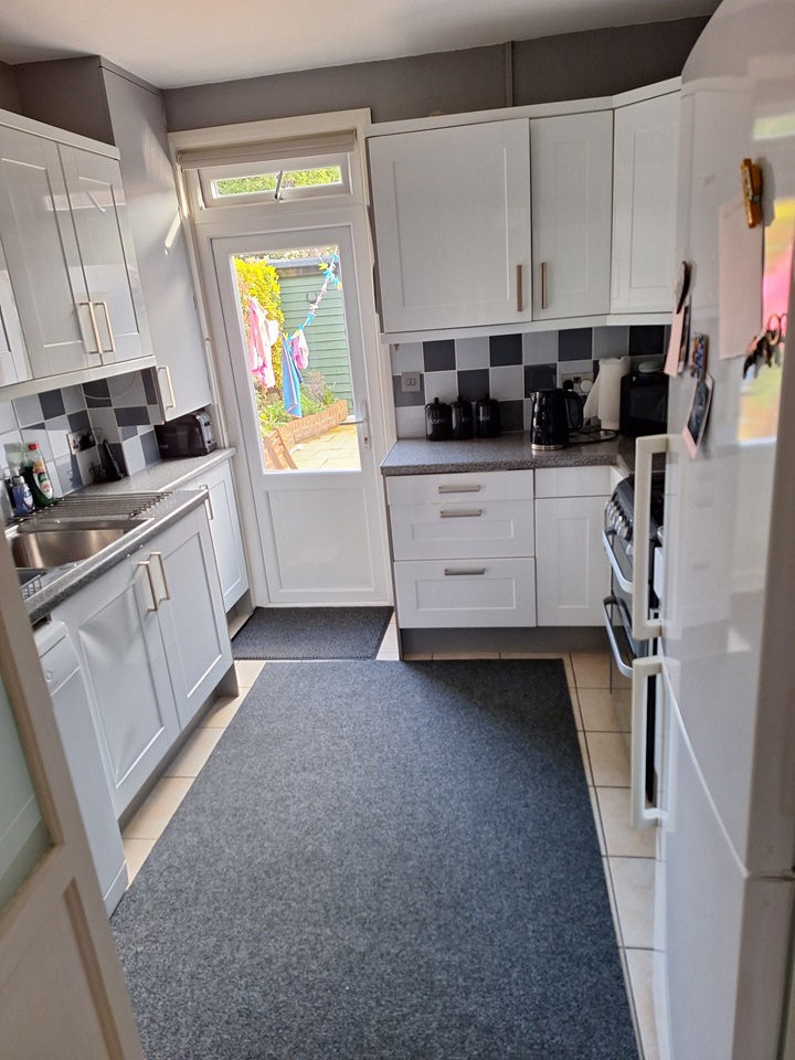 London Room in a Shared Flat, Woodlands Road, E17 To Rent Now for £585.00 p/m