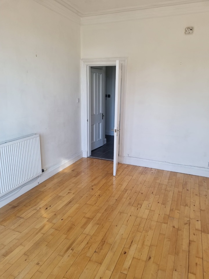 Glasgow 2 Bed Flat, Thornwood Avenue, G11 To Rent Now for £1,400.00 p/m