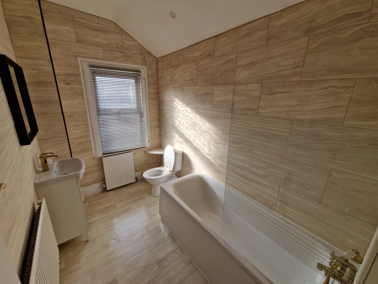 Grays 2 Bed Terraced House, Foxton Road, RM20 To Rent Now for £