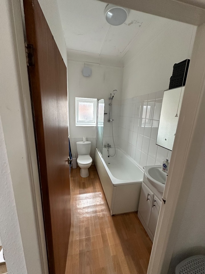 Wirral 1 Bed Flat, Hilbre House, CH47 To Rent Now for £700.00 p/m