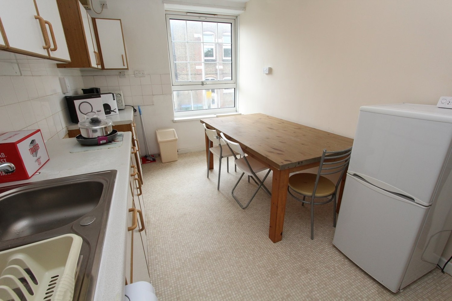 London Room in a Shared Flat, Exmouth House, E14 To Rent Now for £