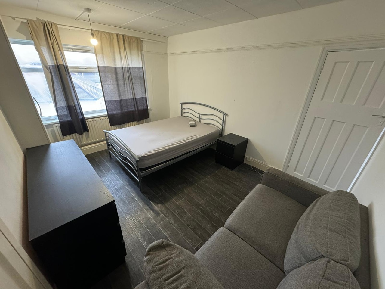 London Room in a Shared House, Pinner Green, HA5 To Rent Now for £