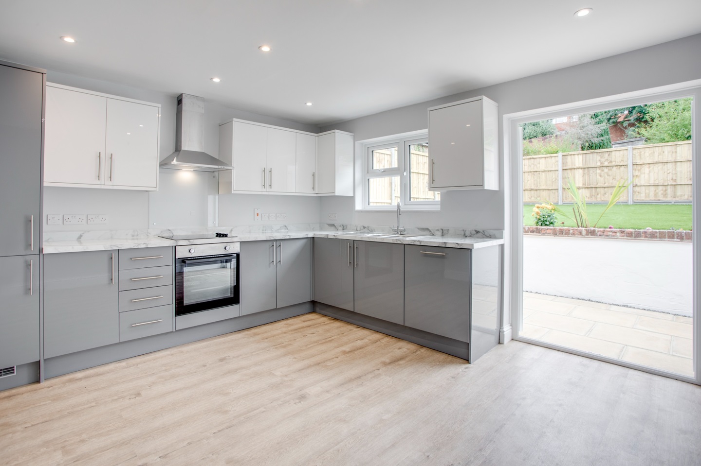 High 3 Bed SemiDetached House, Micklefield Road, HP13 To