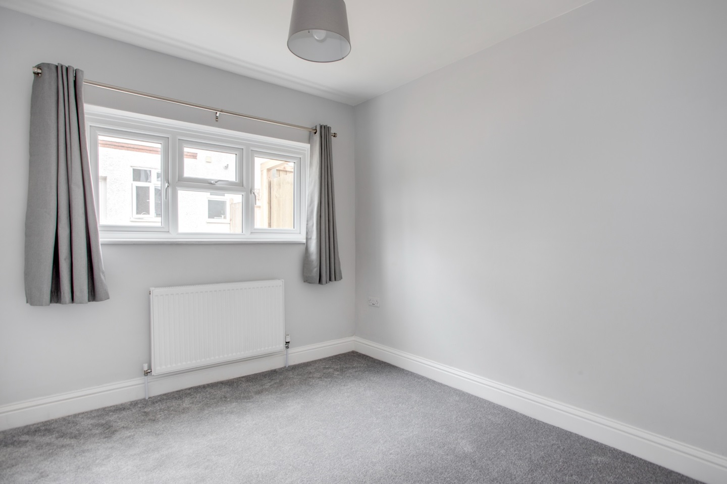 High 3 Bed SemiDetached House, Micklefield Road, HP13 To