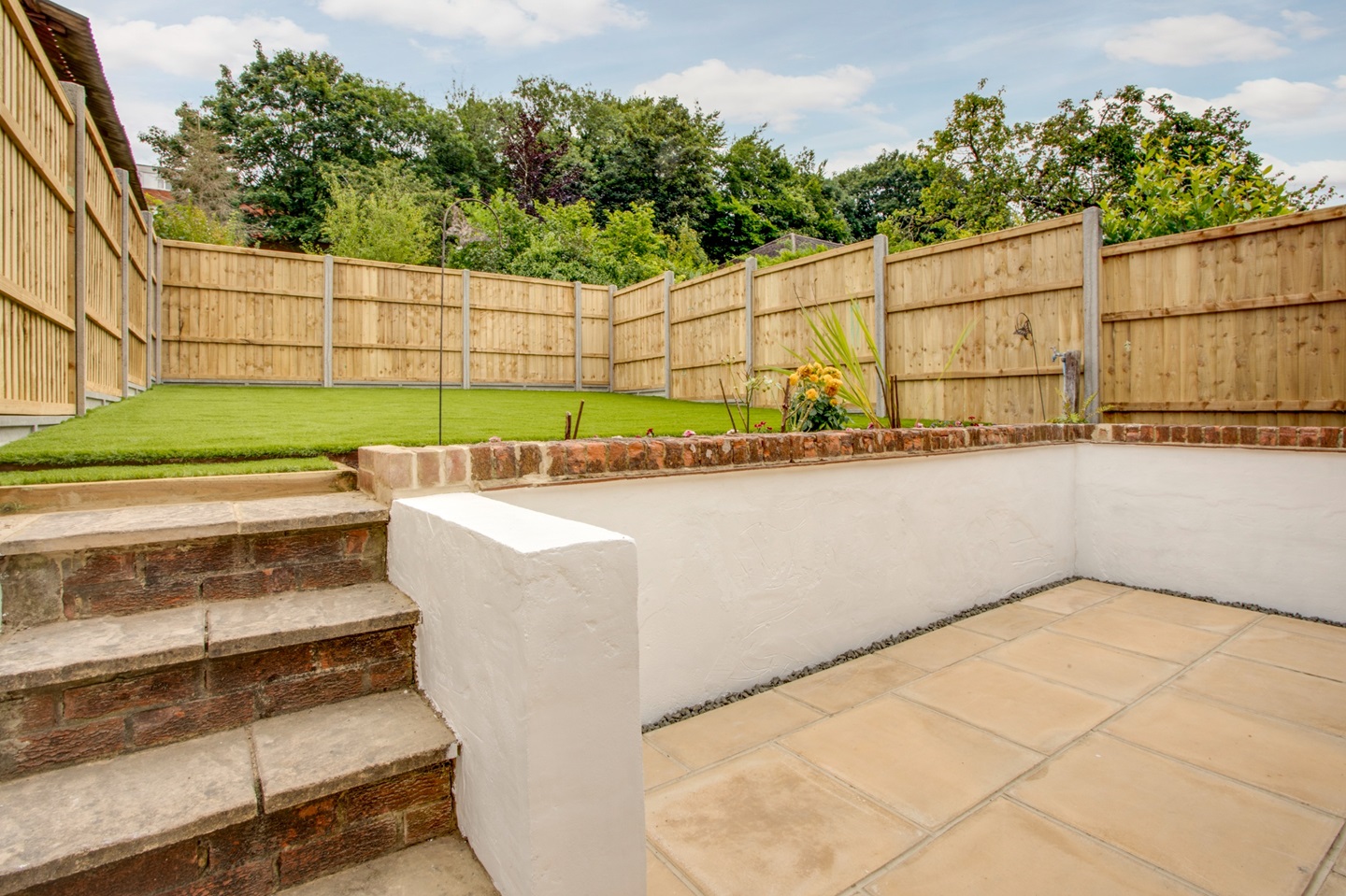 High 3 Bed SemiDetached House, Micklefield Road, HP13 To