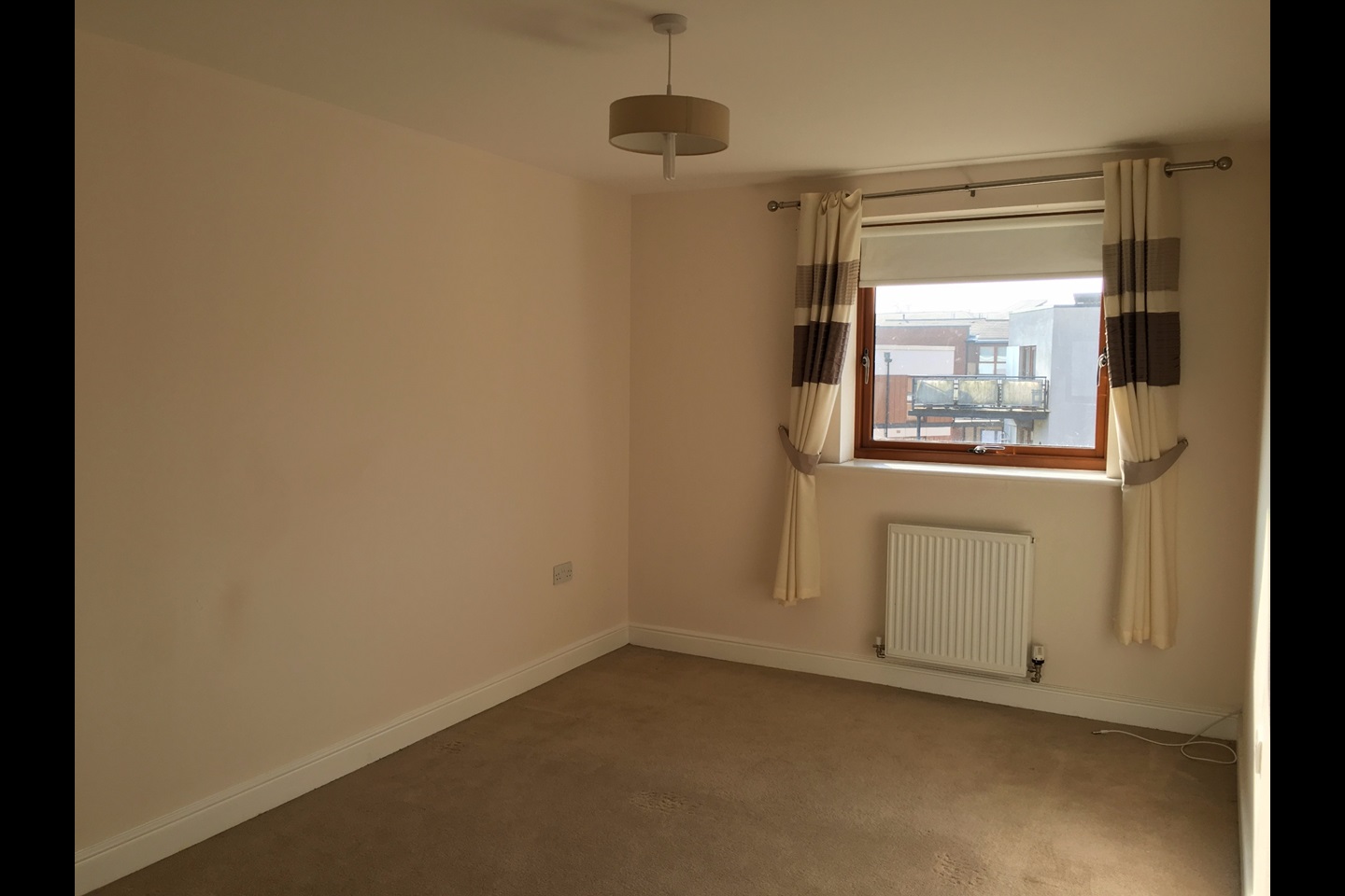 Crawley 2 Bed Flat, Commonwealth Drive, RH10 To Rent Now for £1,500.00 p/m