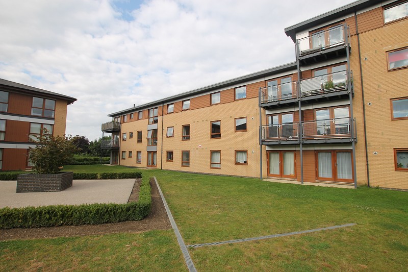 Crawley 2 Bed Flat, Commonwealth Drive, RH10 To Rent Now for £1,500.00 p/m