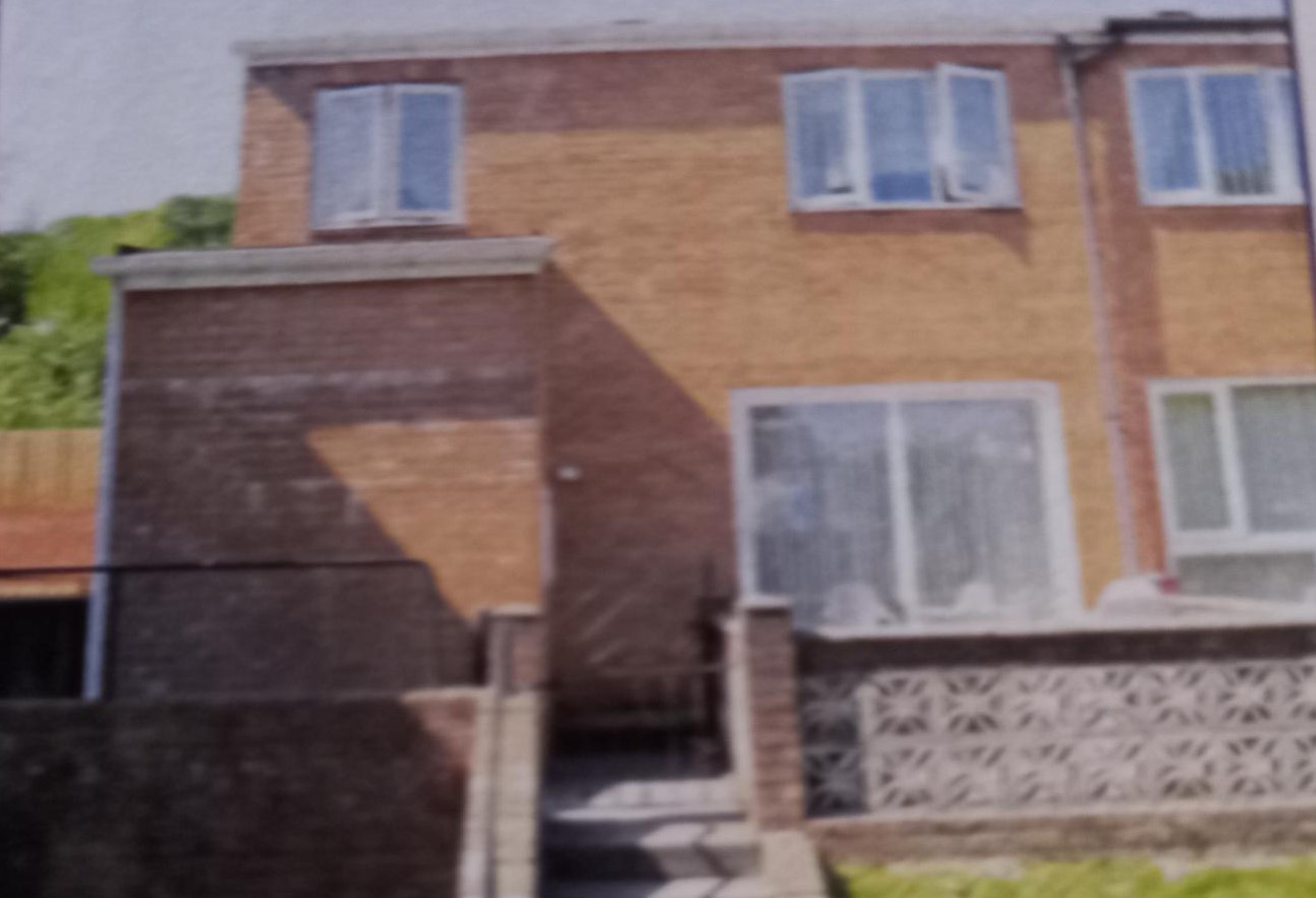 Treharris 3 Bed SemiDetached House, Fir Tree Drive, CF46 To Rent