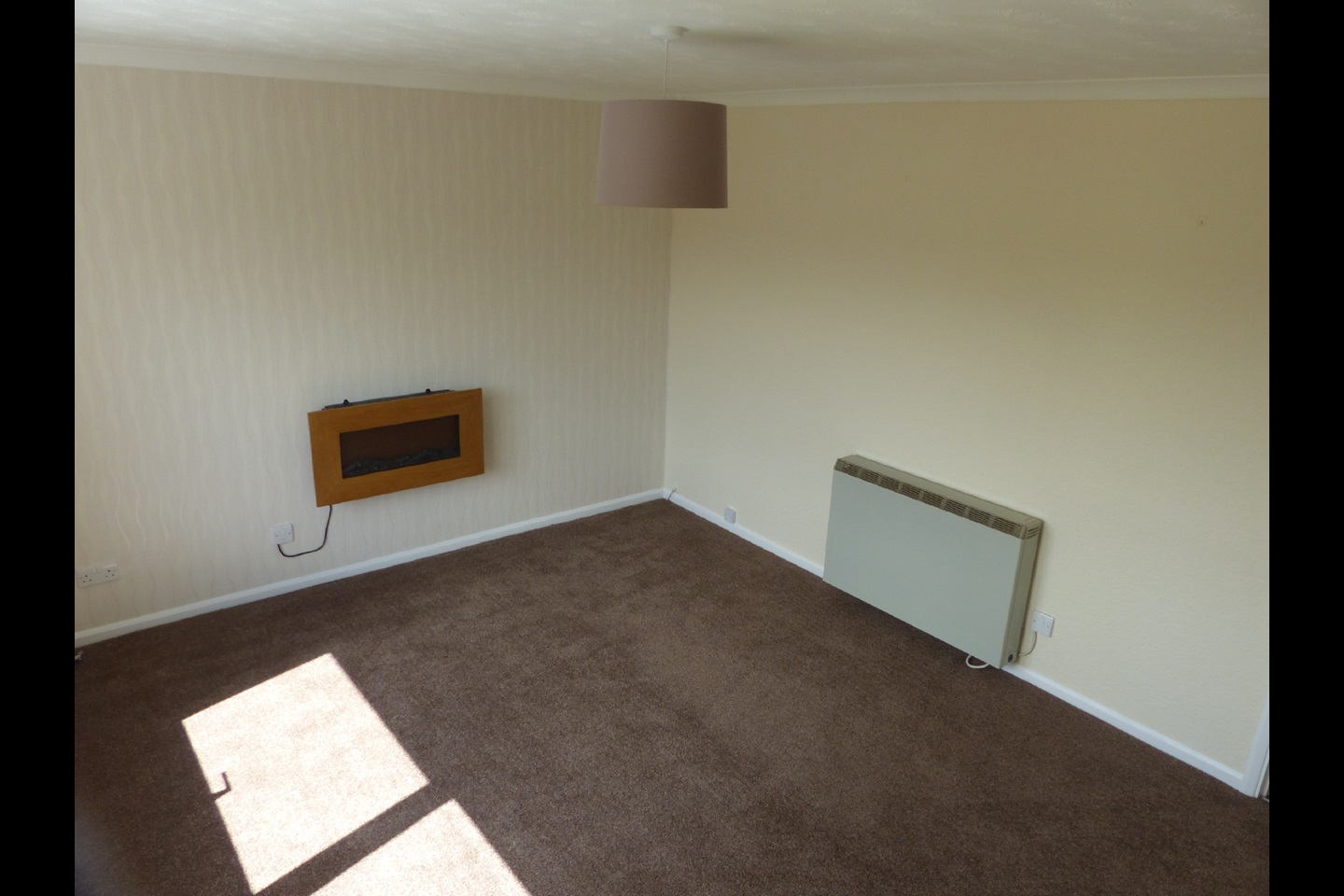 Rotherham 2 Bed Flat, Broom, S60 To Rent Now for £625.00 p/m
