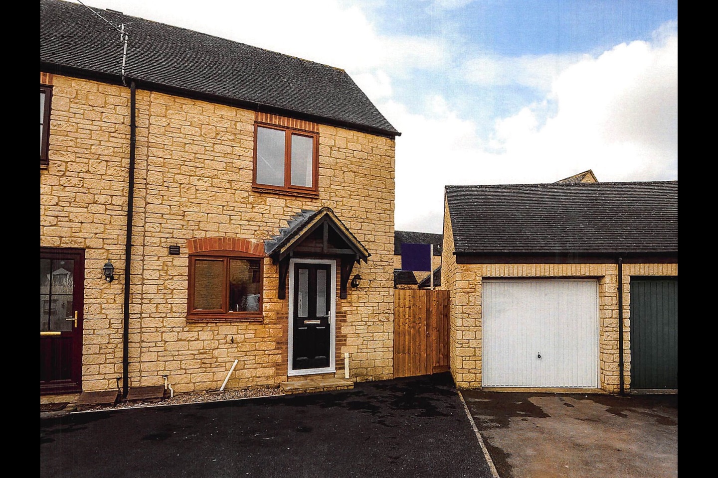 Witney 2 Bed End Terrace, Painswick Close, OX28 To Rent Now for £