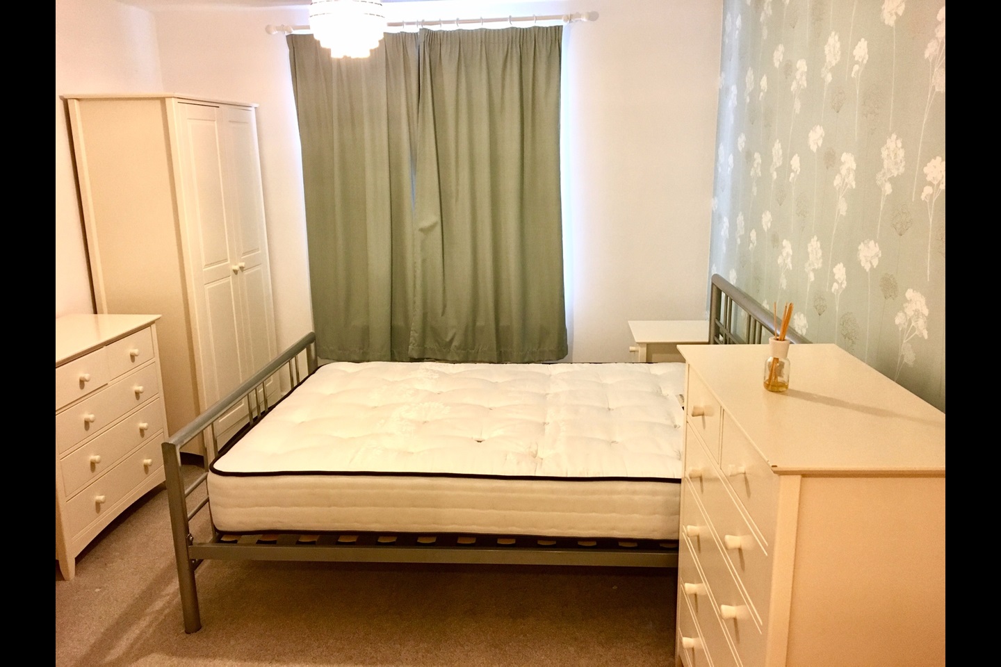 Surbiton 2 Bed Flat, Whitewood House, KT6 To Rent Now for £1,710.00 p/m