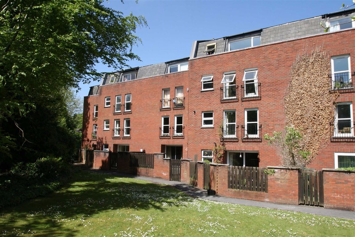 Bristol 2 Bed Flat, Alma Court, BS8 To Rent Now for £1,150.00 p/m