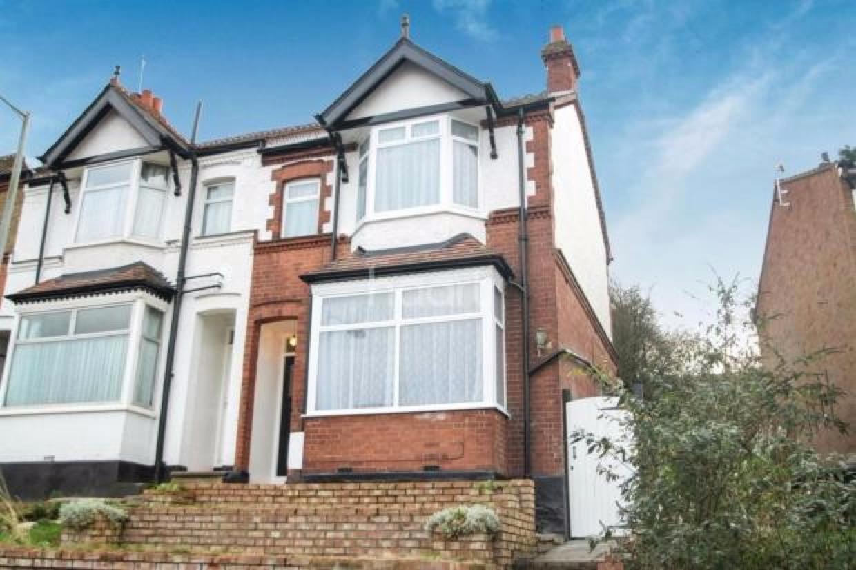Luton 3 Bed SemiDetached House, Russell Rise, LU1 To Rent Now for