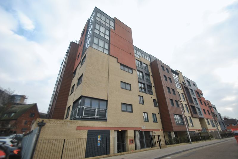 Ilford 1 Bed Flat, Bramley Crescent, IG2 To Rent Now for £995.00 p/m