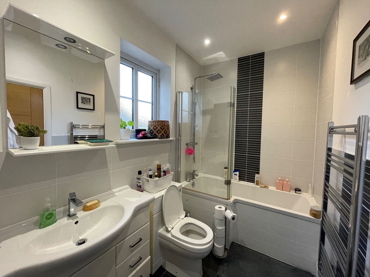 Raynes Park 1 Bed Flat, Durham Road, SW20 To Rent Now for £1,500.00 p/m