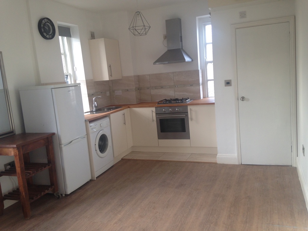 London Studio Flat, Hackney Road, E2 To Rent Now for £1,600.00 p/m